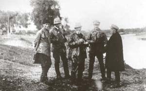 М.И.Сумгин в экспедиции с сотрудниками в пос.Дамбуки на берегу р.Зеи. 1933 г.