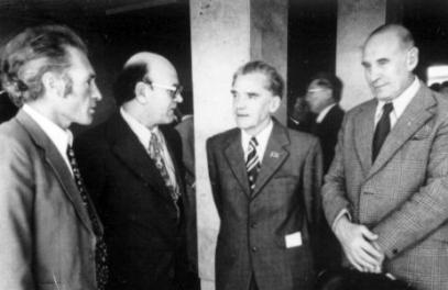 П.И.Мельников со своими заместителями по науке (1973 г.)
Слева направо: Р.М.Каменский, П.А.Даниловцев и Н.А.Граве.
