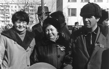 На первомайской демонстрации. Слева направо: Т.Н.Ботулу, Г.П.Припузов, Н.П.Анисимова, Г.М.Фельдман (1983 г.).